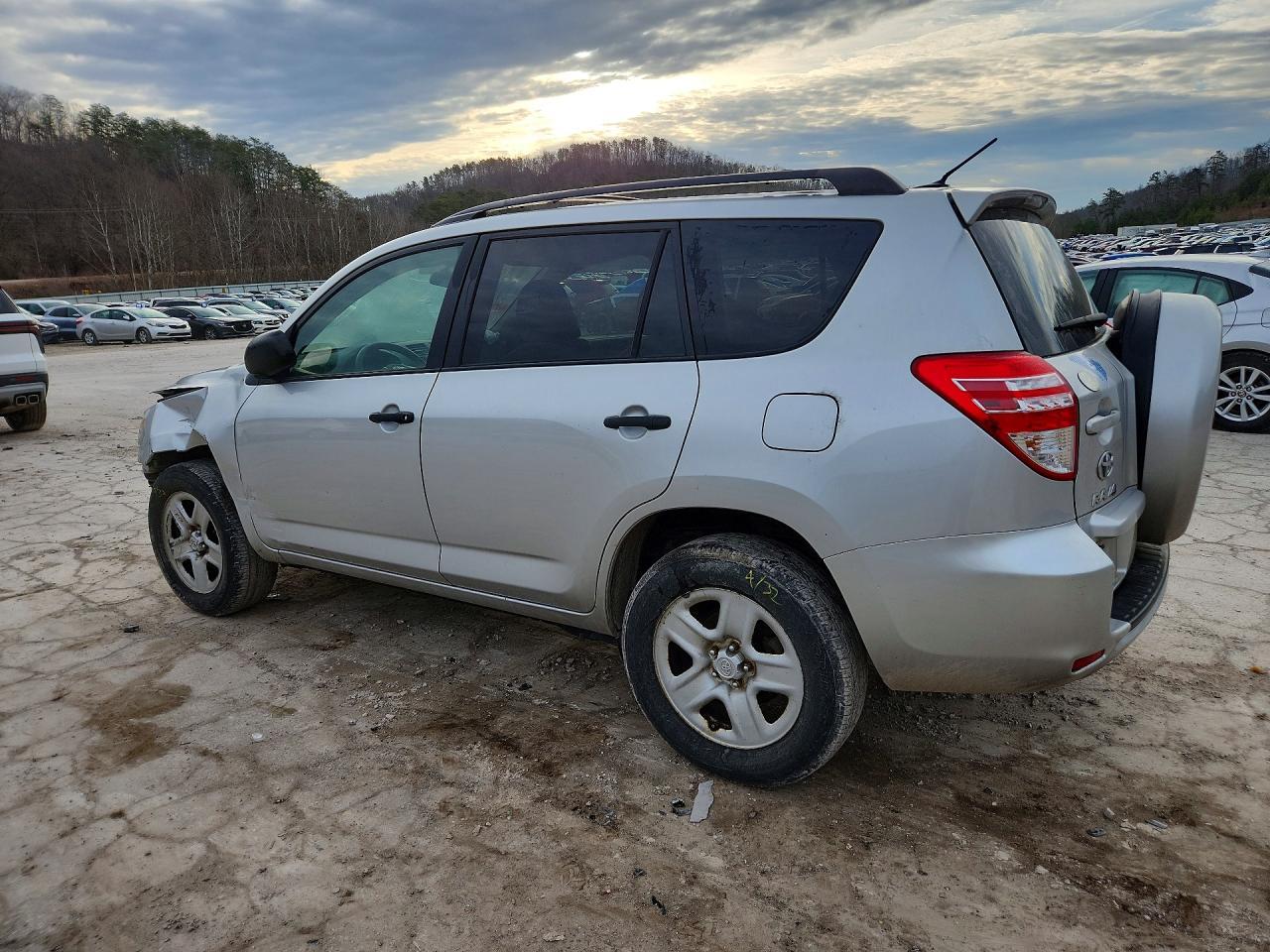 2011 Toyota Rav4 - Фото 2