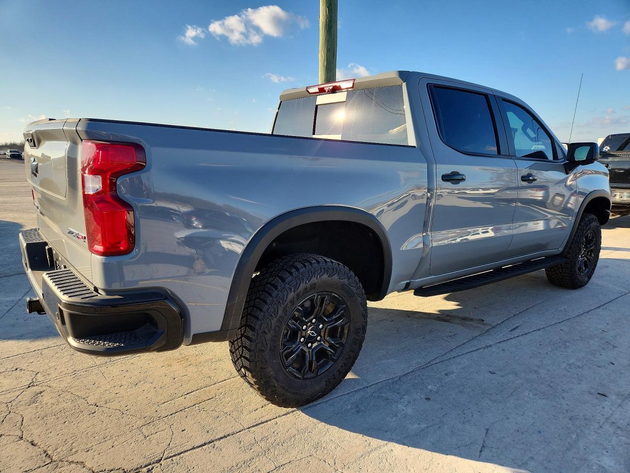 2025 Chevrolet Silverado K1500 Zr2 - Image 3