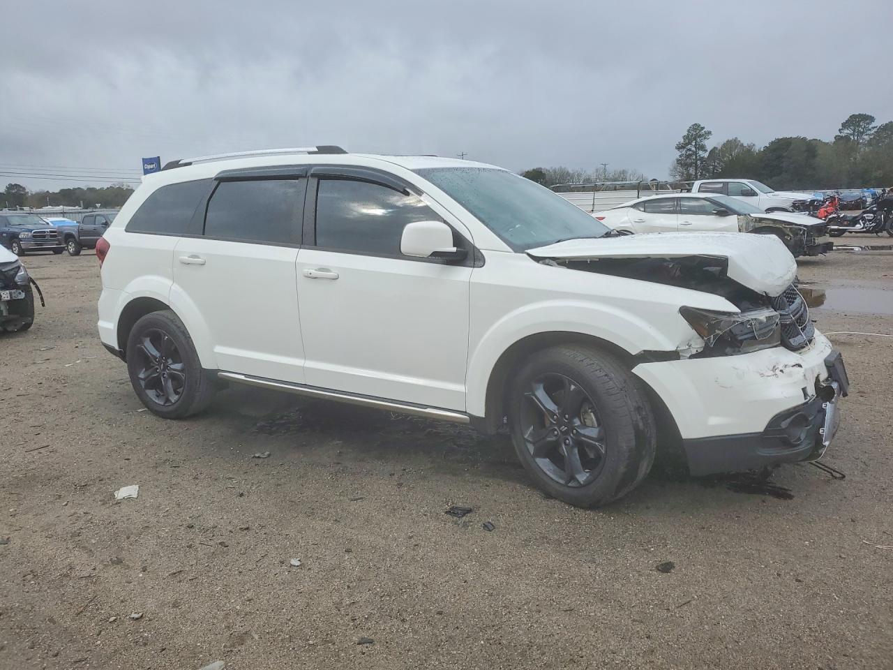 2020 Dodge Journey Crossroad - Image 4