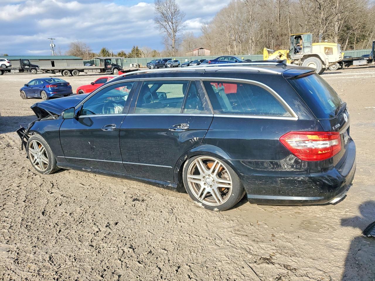 2011 Mercedes-Benz E 350 4Matic Wagon - Фото 2