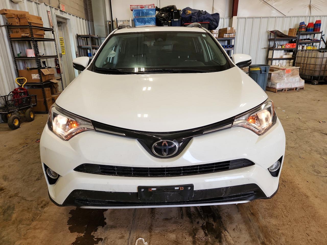 2017 Toyota Rav4 Xle - Image 5