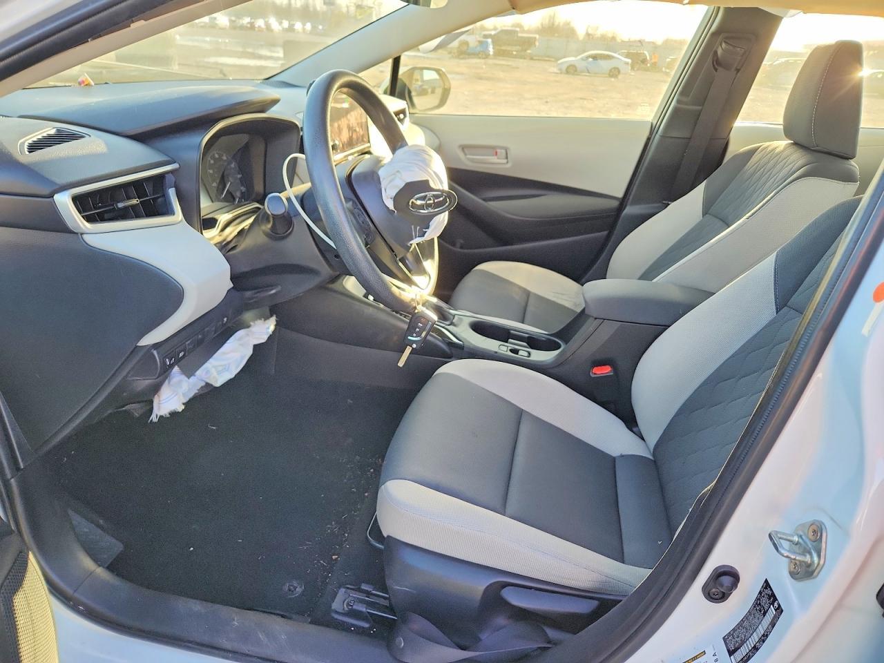 2024 Toyota Corolla Hybrid Le - Image 7