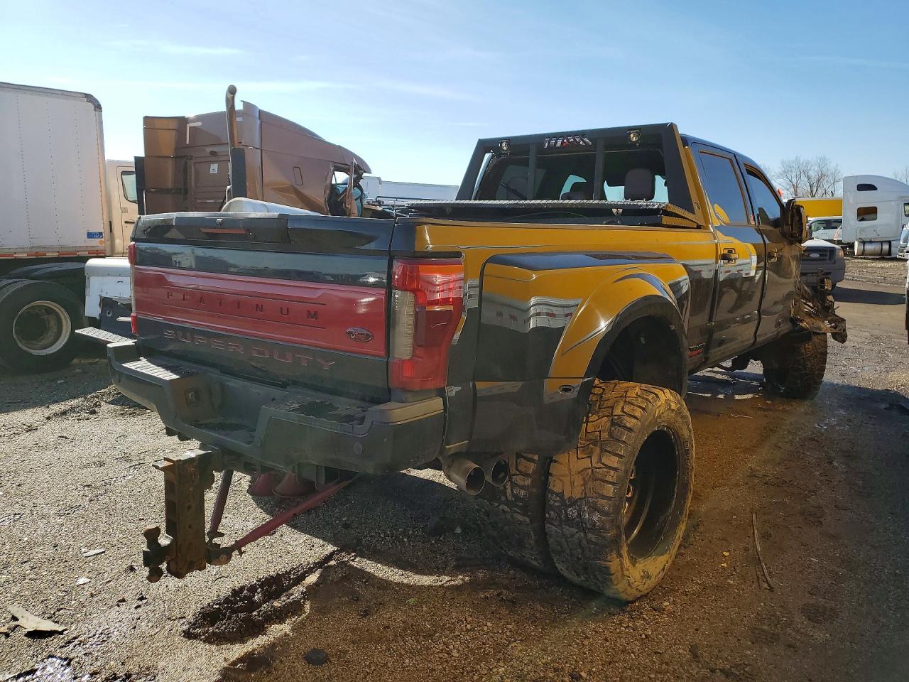 2017 Ford F350 Super Duty - Фото 3