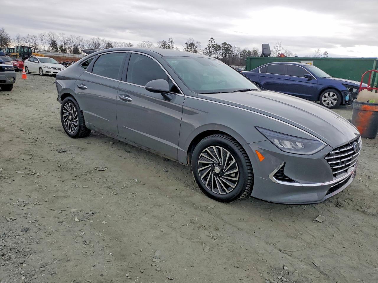 2023 Hyundai Sonata Hybrid - Image 4