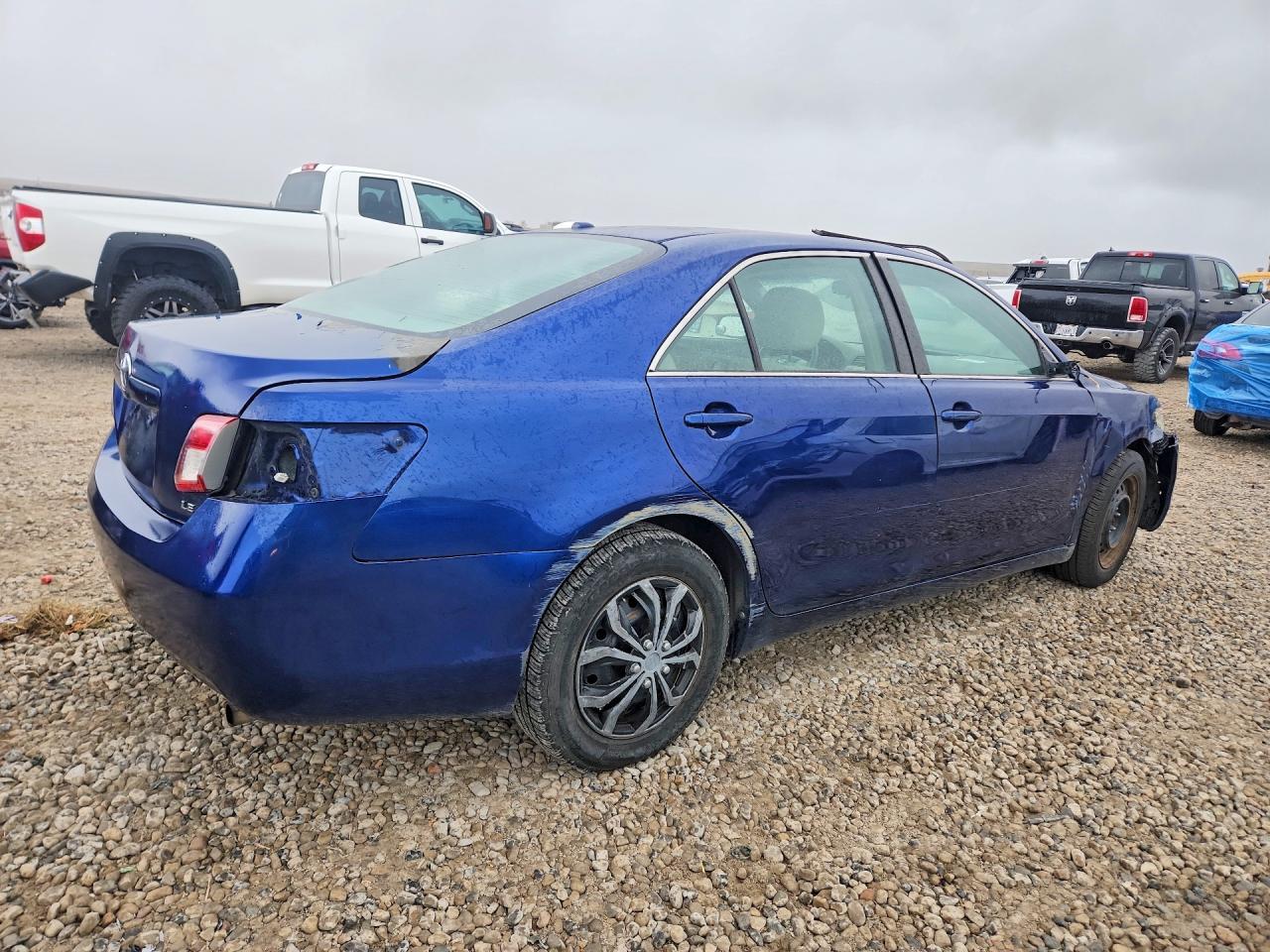 2010 Toyota Camry Le - Фото 3