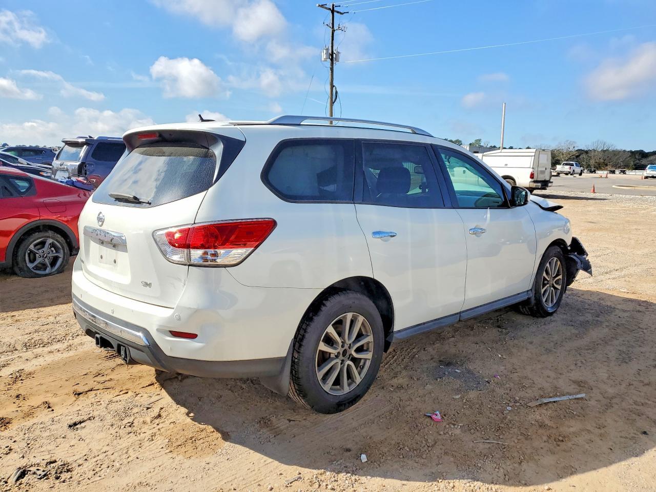 2015 Nissan Pathfinder S - Фото 3