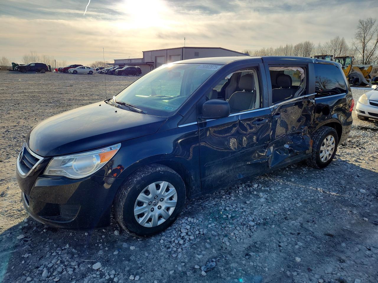 2013 Volkswagen Routan S