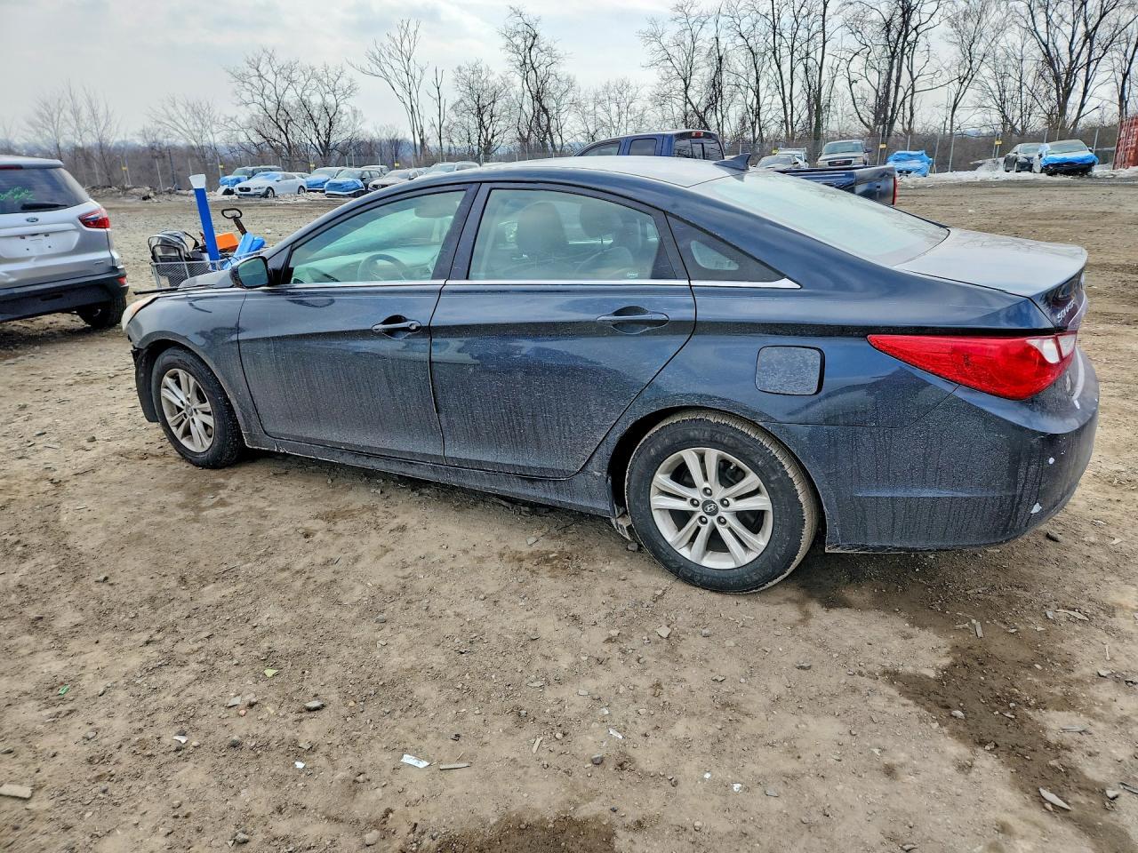 2012 Hyundai Sonata Gls - Image 2