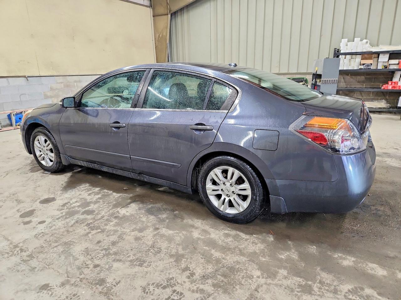 2010 Nissan Altima 2.5 - Фото 2