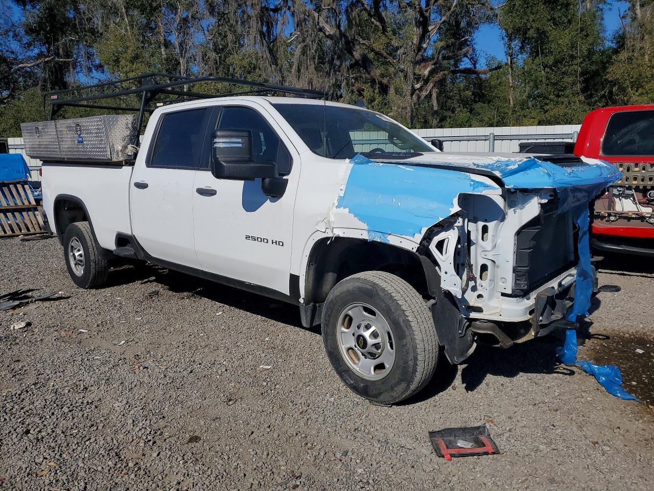 2024 Chevrolet Silverado C2500 Heavy Duty - Image 4