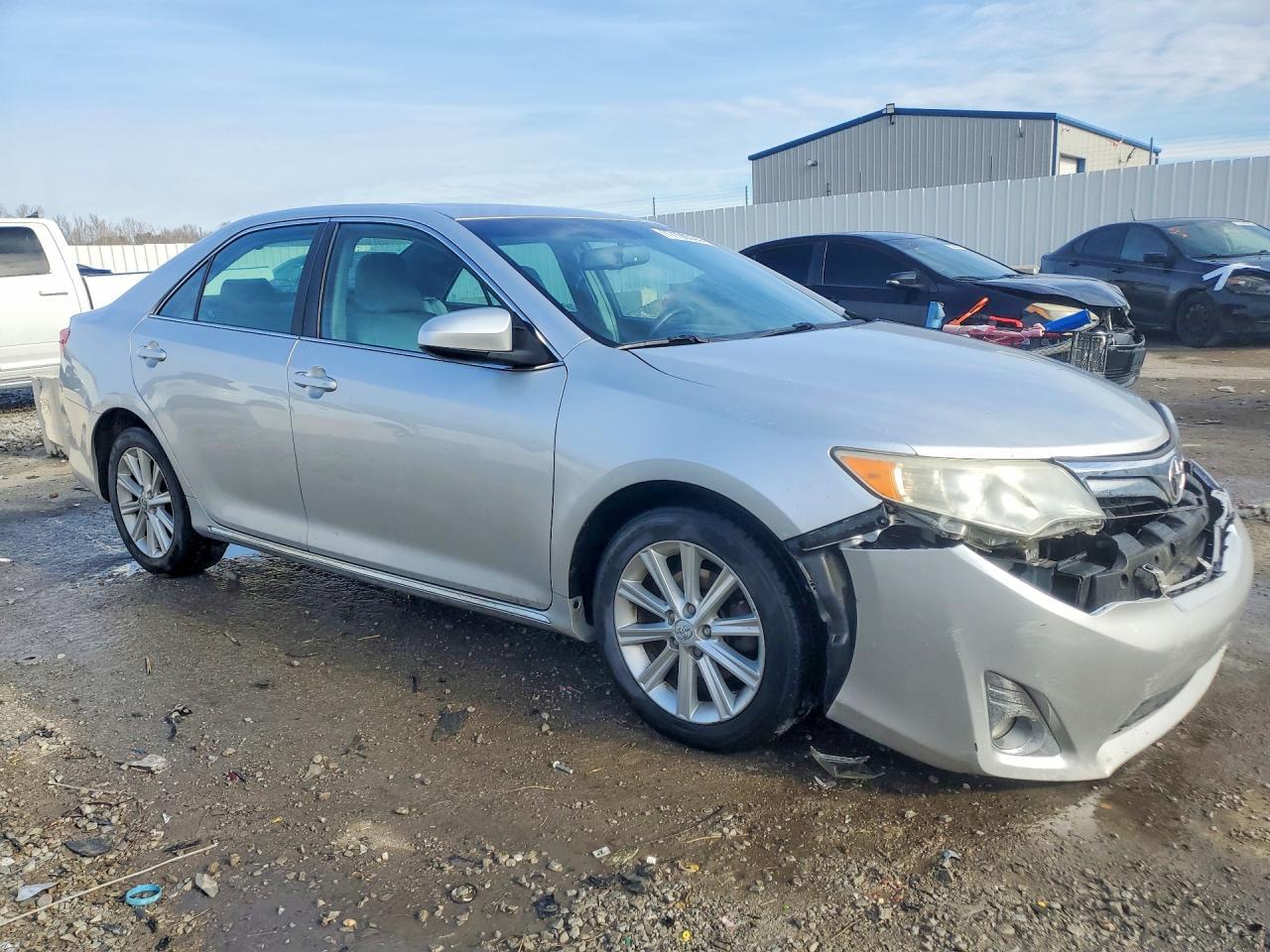 2014 Toyota Camry Xle - Image 4