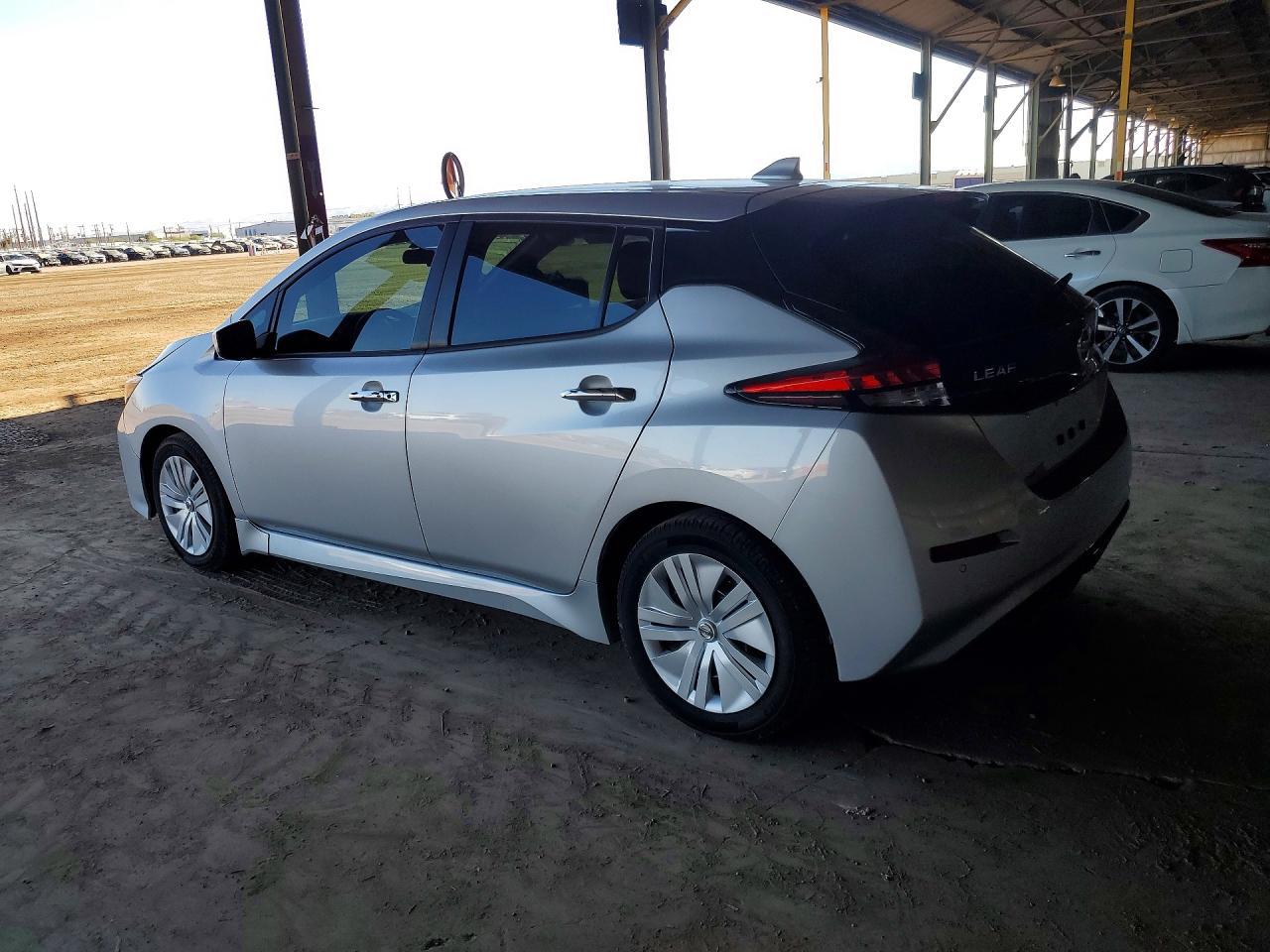 2022 Nissan Leaf S - Image 2