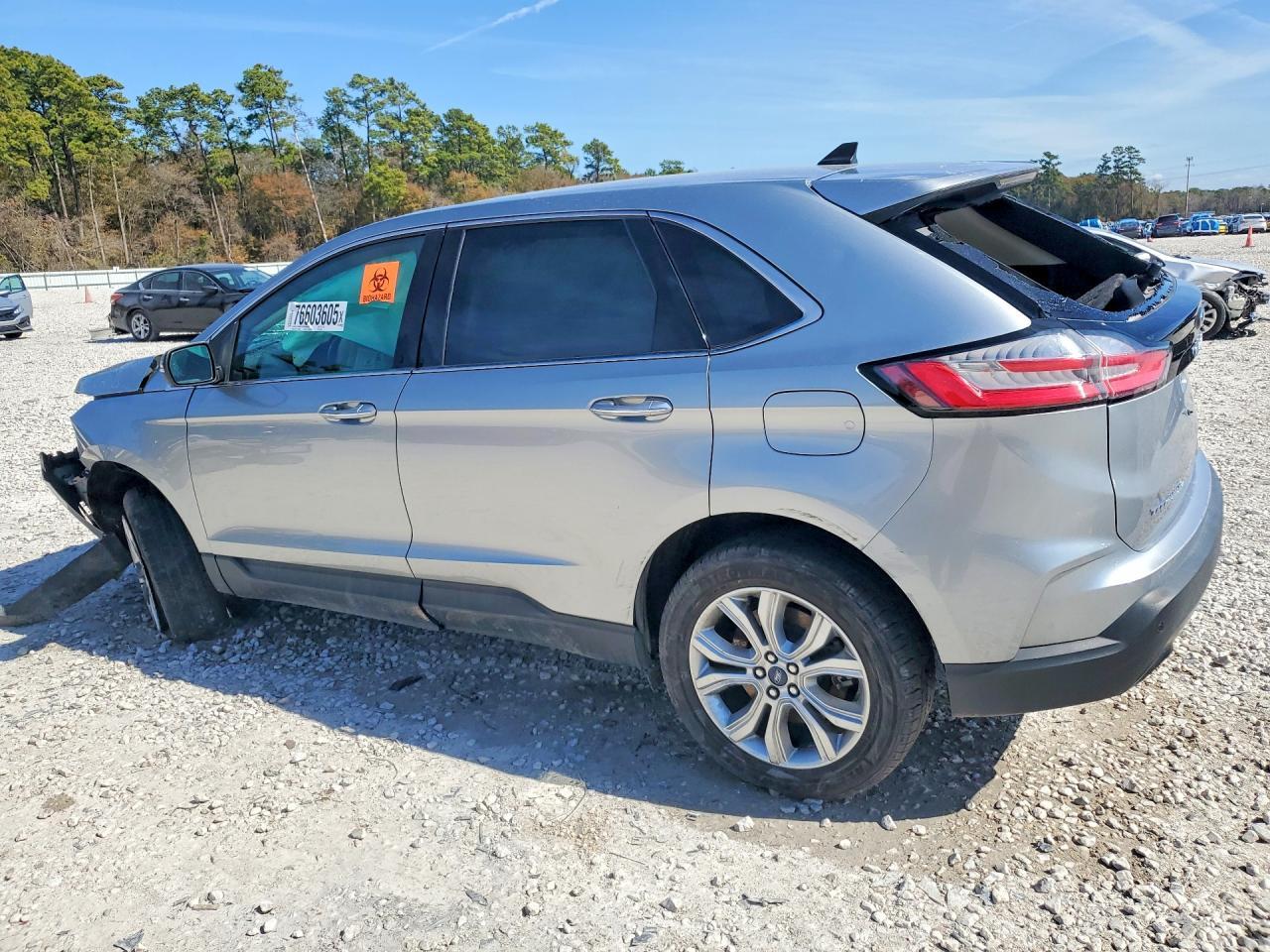 2022 Ford Edge Titanium - Image 2