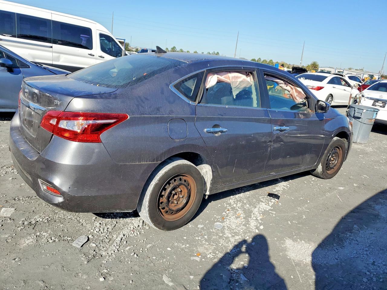 2019 Nissan Sentra S - Image 3
