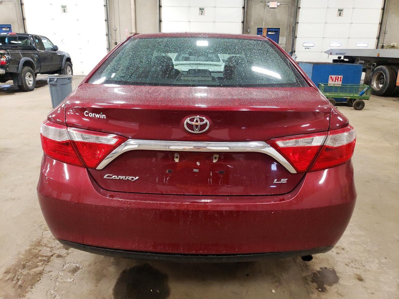 2017 Toyota Camry Le - Фото 6