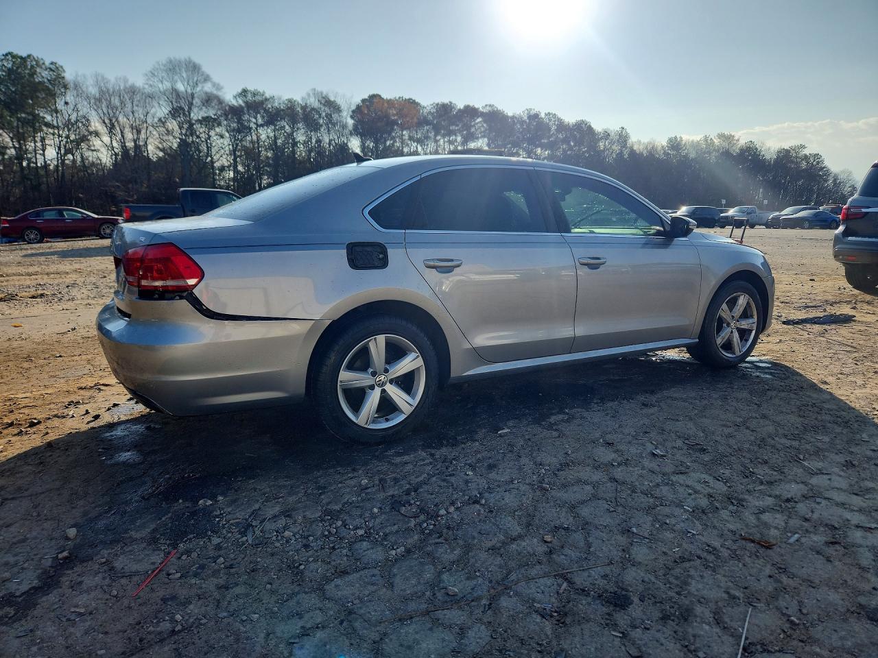 2012 Volkswagen Passat Se - Фото 3