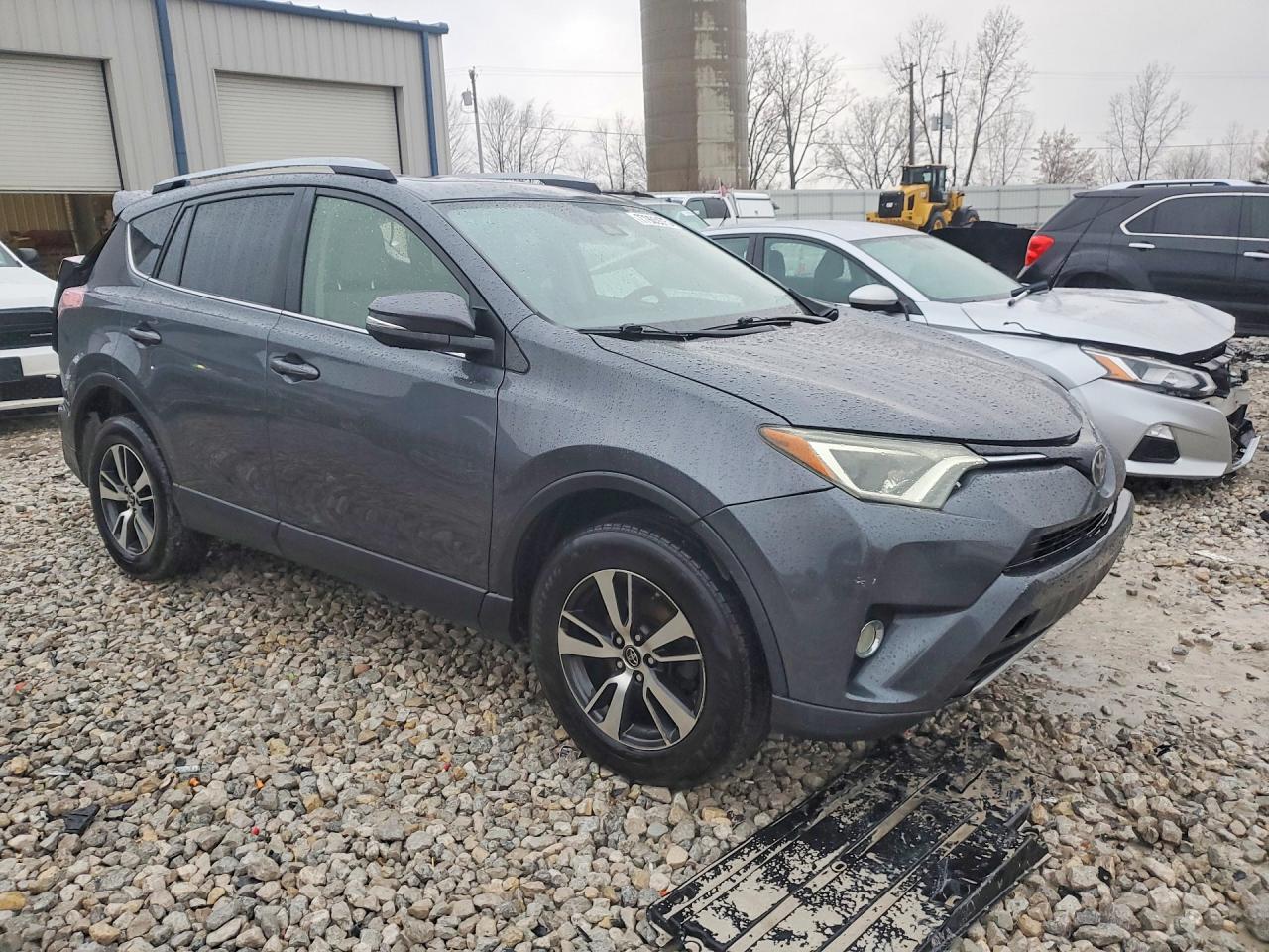 2017 Toyota Rav4 Xle - Фото 4