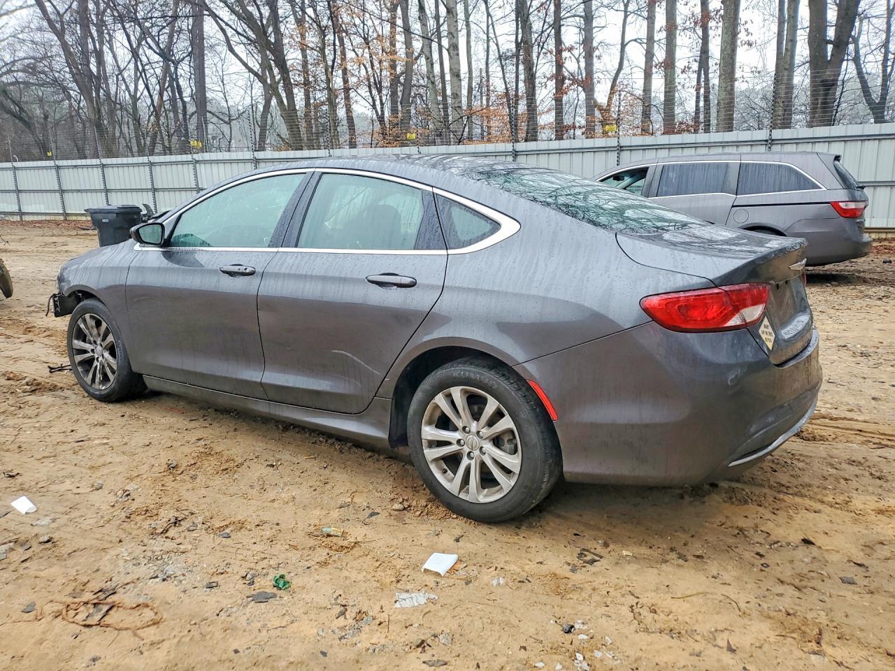 2015 Chrysler 200 Limited - Фото 3