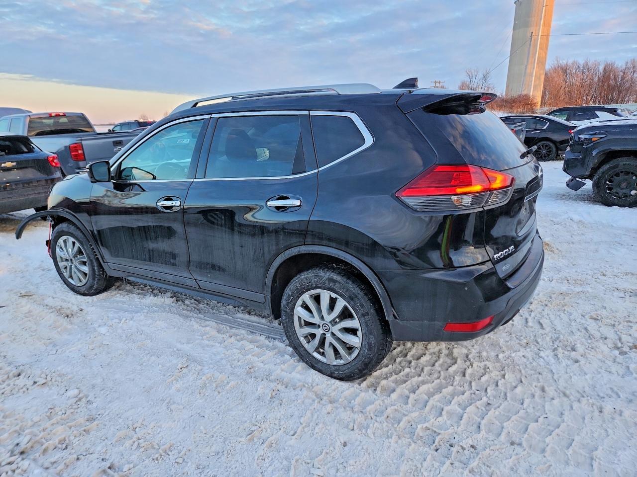 2017 Nissan Rogue S - Image 2