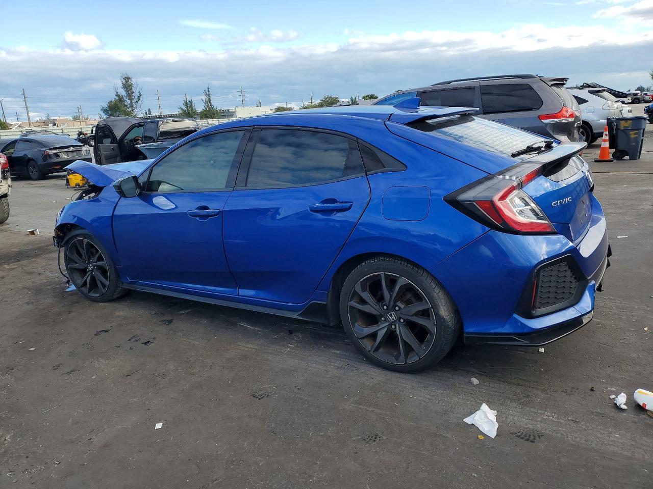 2017 Honda Civic Sport - Фото 2