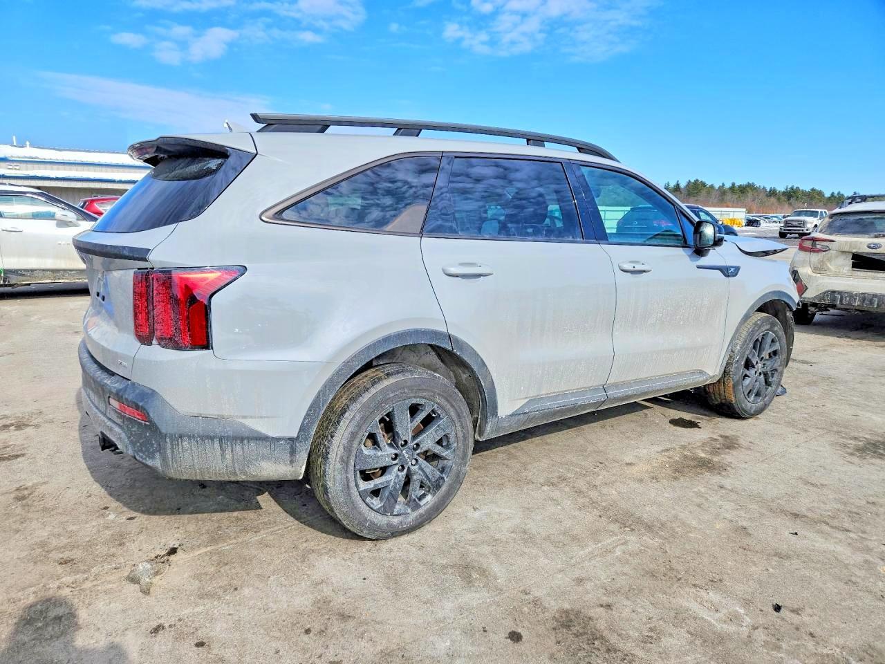 2023 Kia Sorento - Image 3