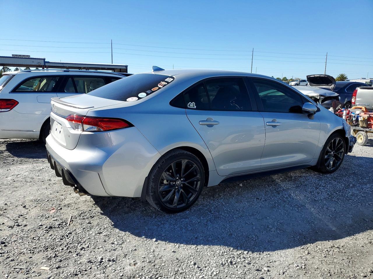 2025 Toyota Corolla Se - Image 3