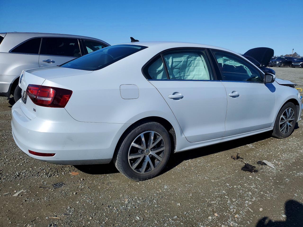 2017 Volkswagen Jetta Se - Фото 3