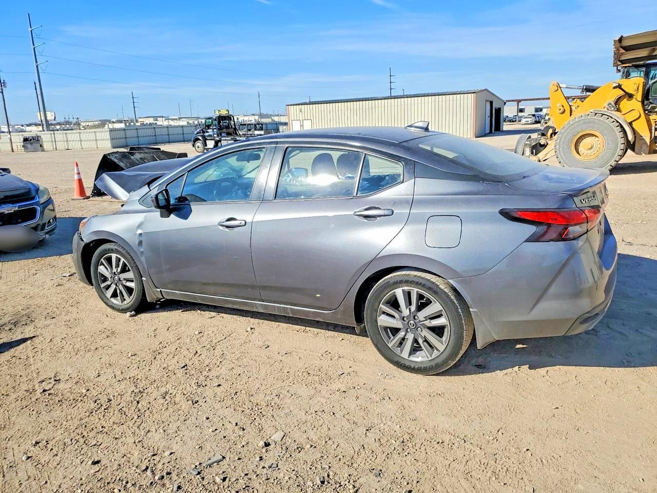 2020 Nissan Versa Sv - Image 2