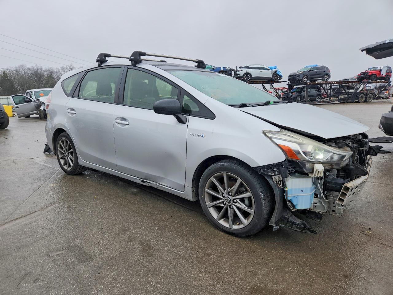 2015 Toyota Prius V - Image 4