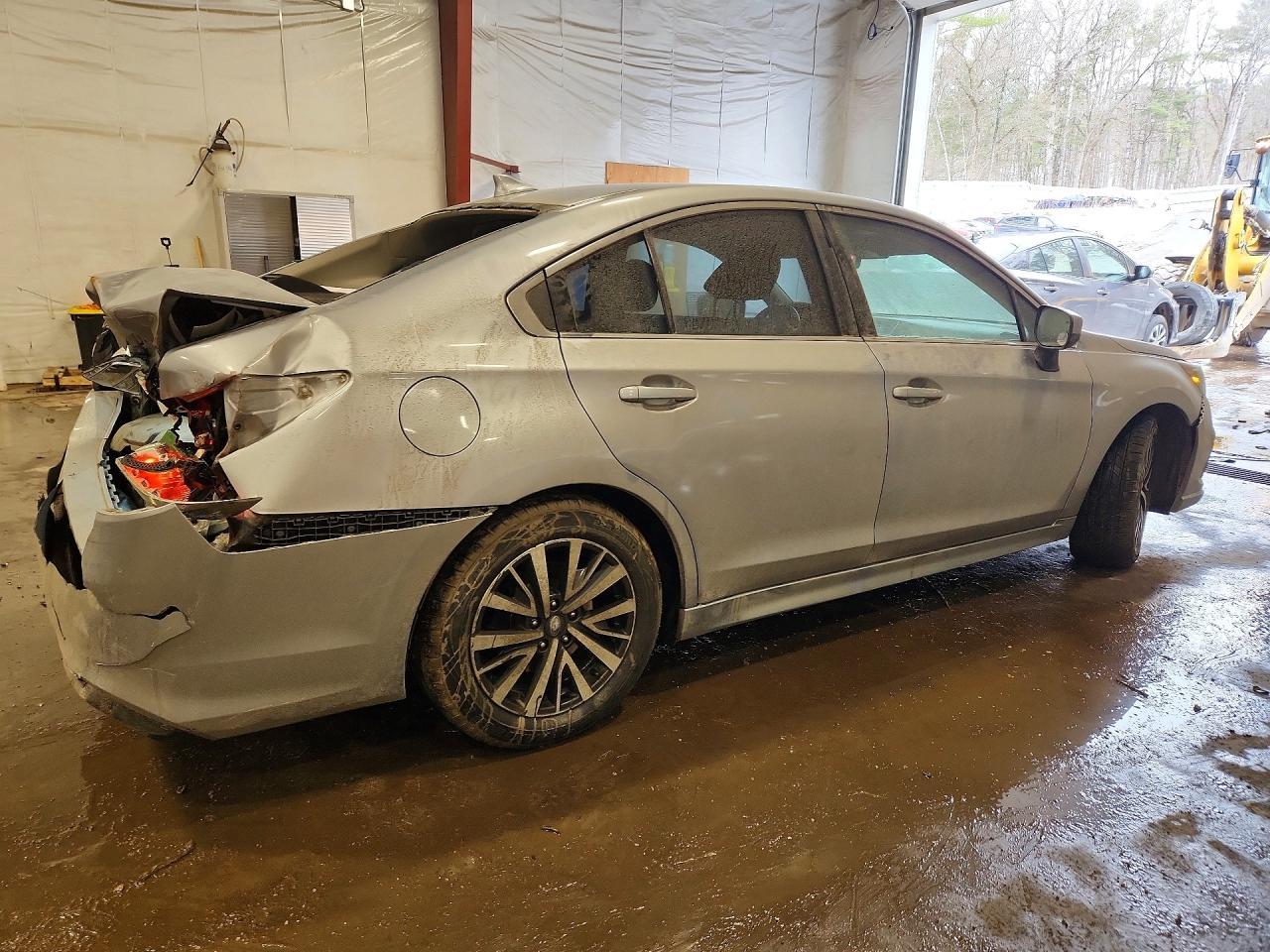 2019 Subaru Legacy - Фото 3