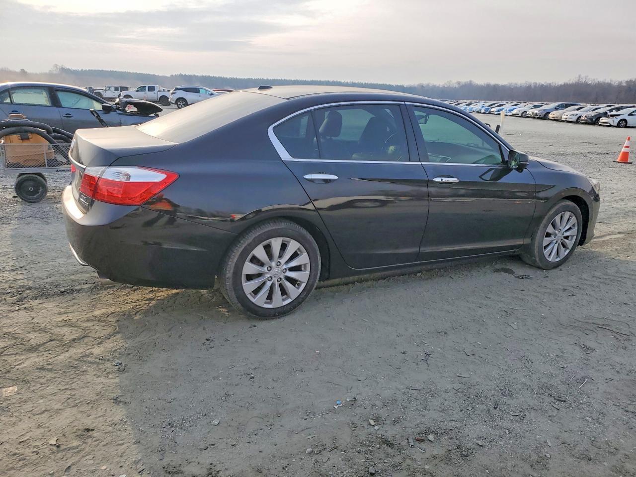 2013 Honda Accord Touring - Image 3