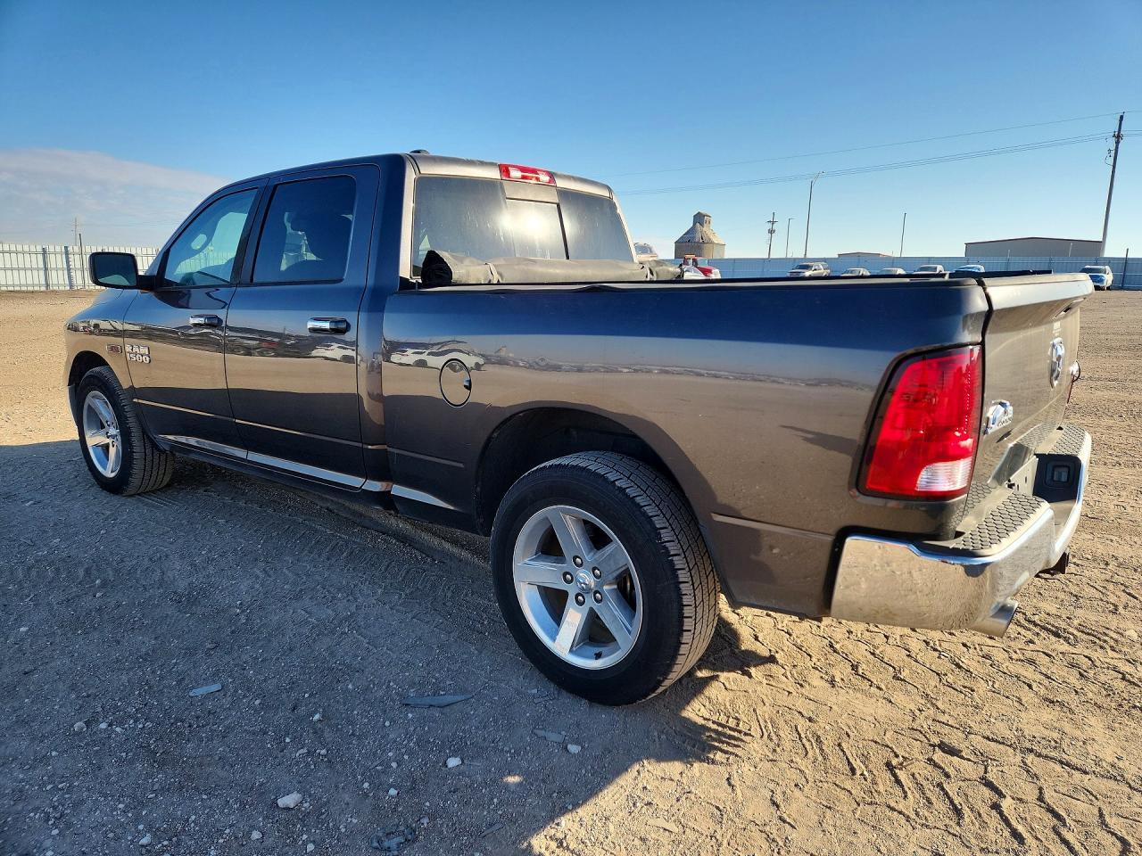 2015 Ram 1500 Slt - Image 2