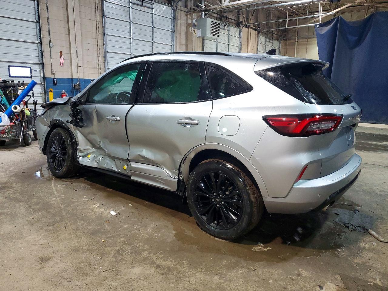 2023 Ford Escape St Line Elite - Фото 2