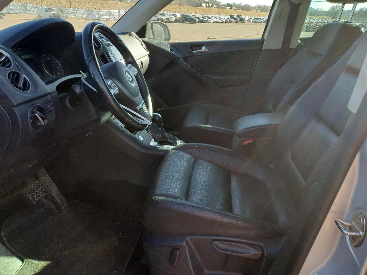 2014 Volkswagen Tiguan S - Фото 7