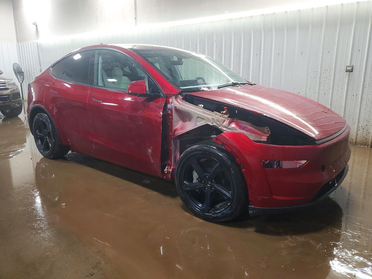 2026 Tesla Model Y - Фото 4
