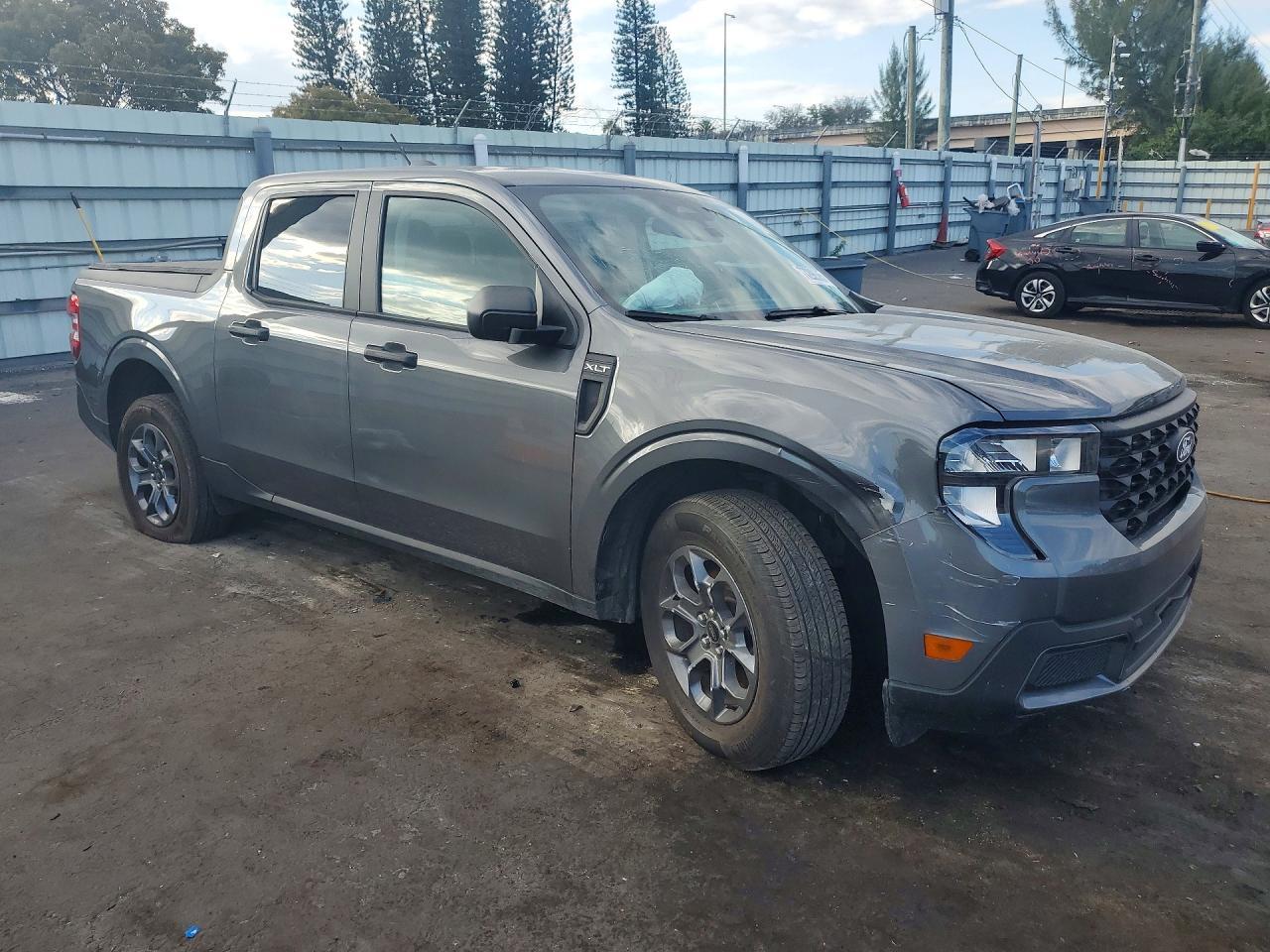 2025 Ford Maverick Xlt - Image 4
