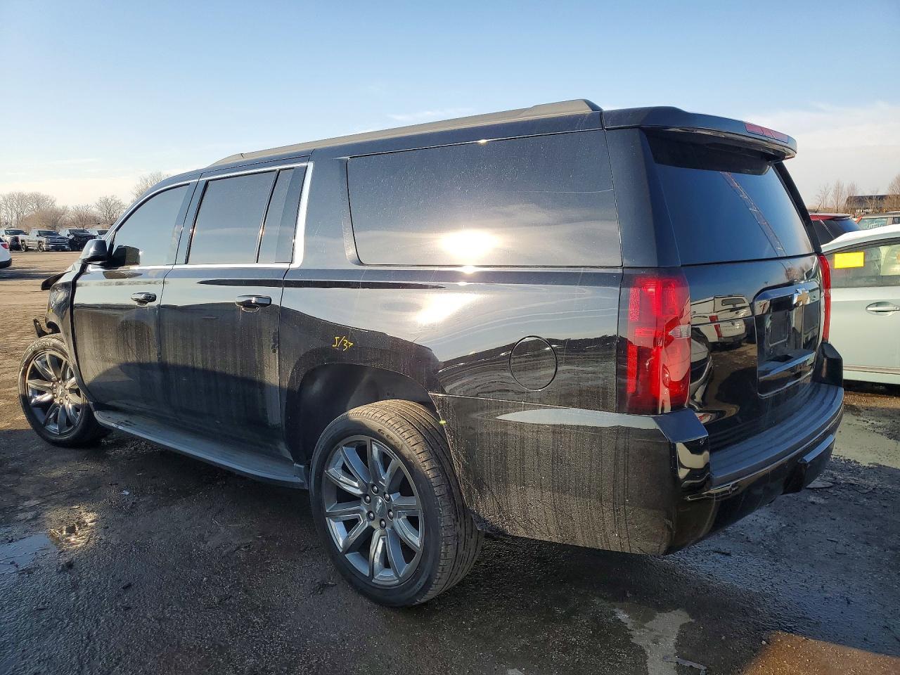 2017 Chevrolet Suburban K1500 Lt - Фото 2
