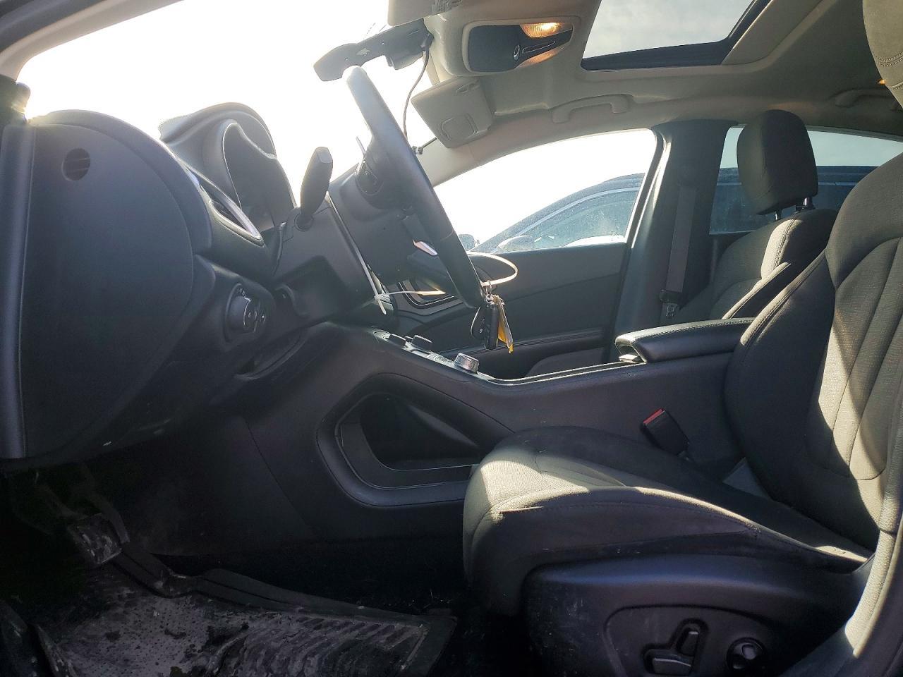 2016 Chrysler 200 Limited - Image 7
