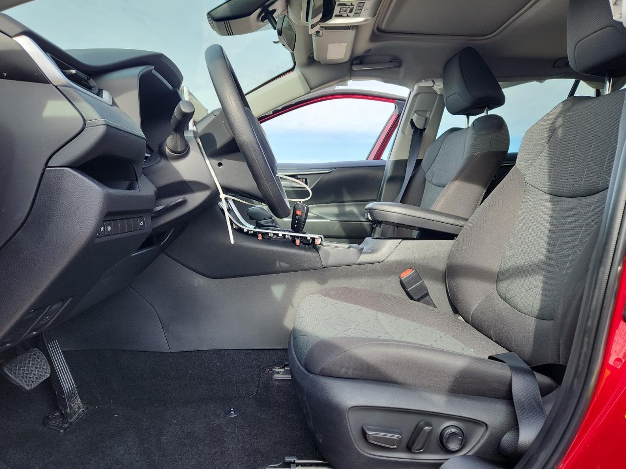 2025 Toyota Rav4 Xle - Image 7