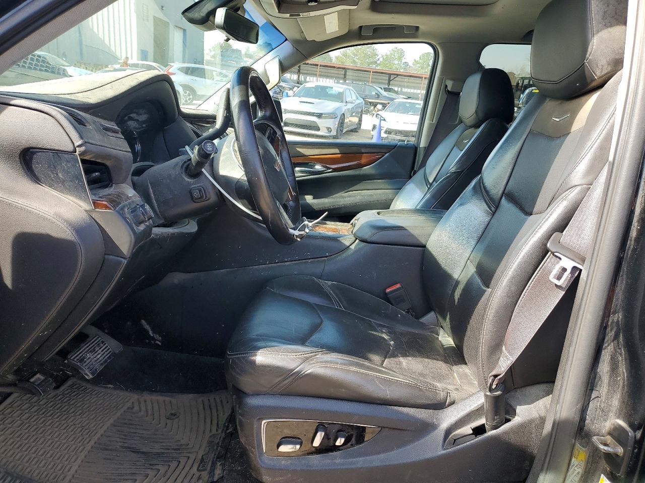 2017 Cadillac Escalade Luxury - Image 7
