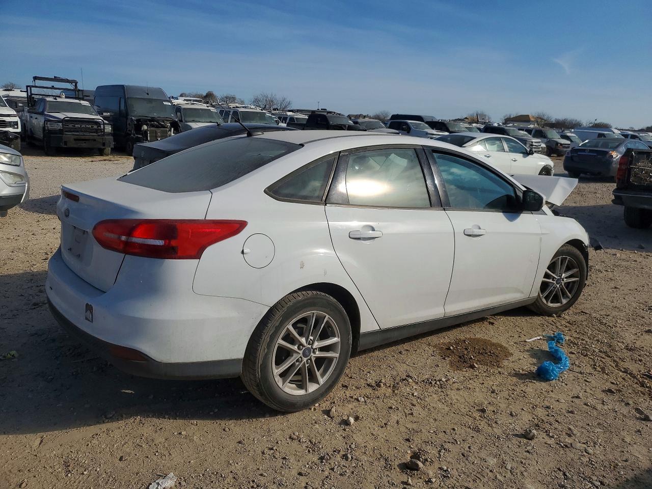 2015 Ford Focus Se - Image 3