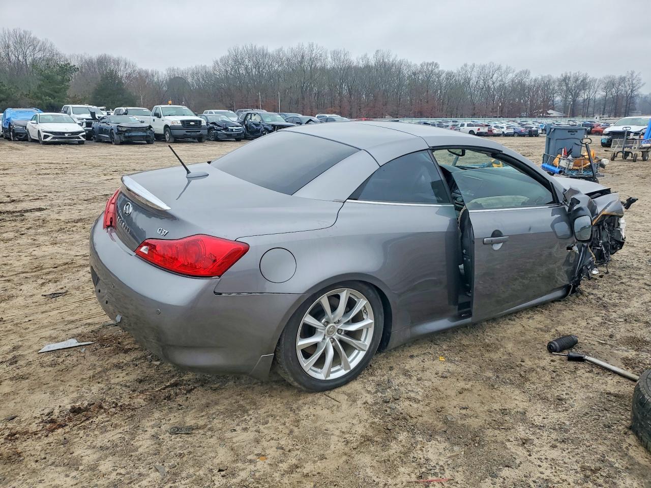 2012 Infiniti G37 Convertible Base - Фото 3