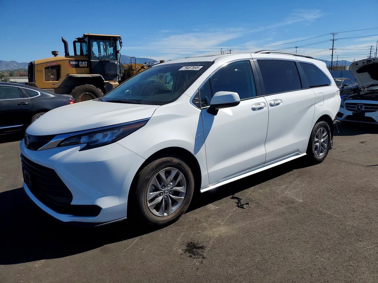 2023 Toyota Sienna Le 8-Passenger