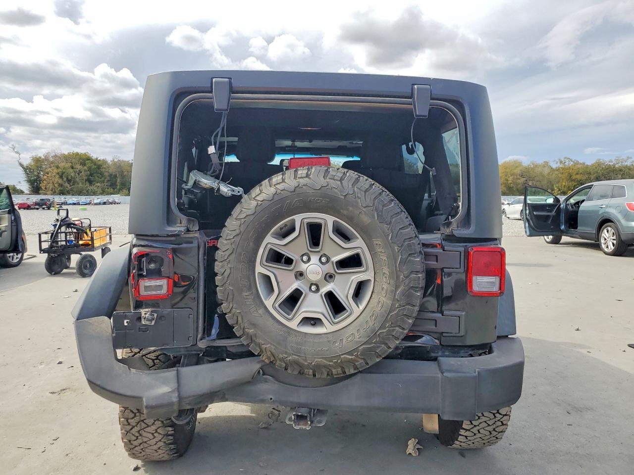 2017 Jeep Wrangler Unlimited Rubicon - Image 6