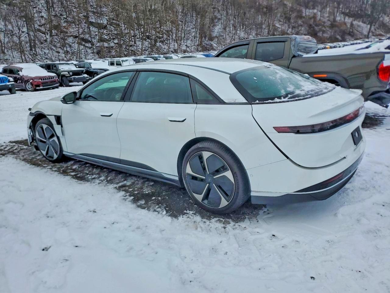 2025 Lucid Motors Air Pure - Image 2