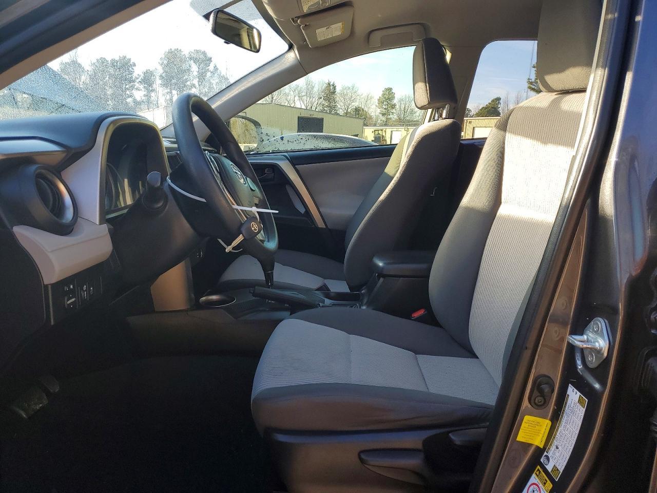 2014 Toyota Rav4 Le - Image 7