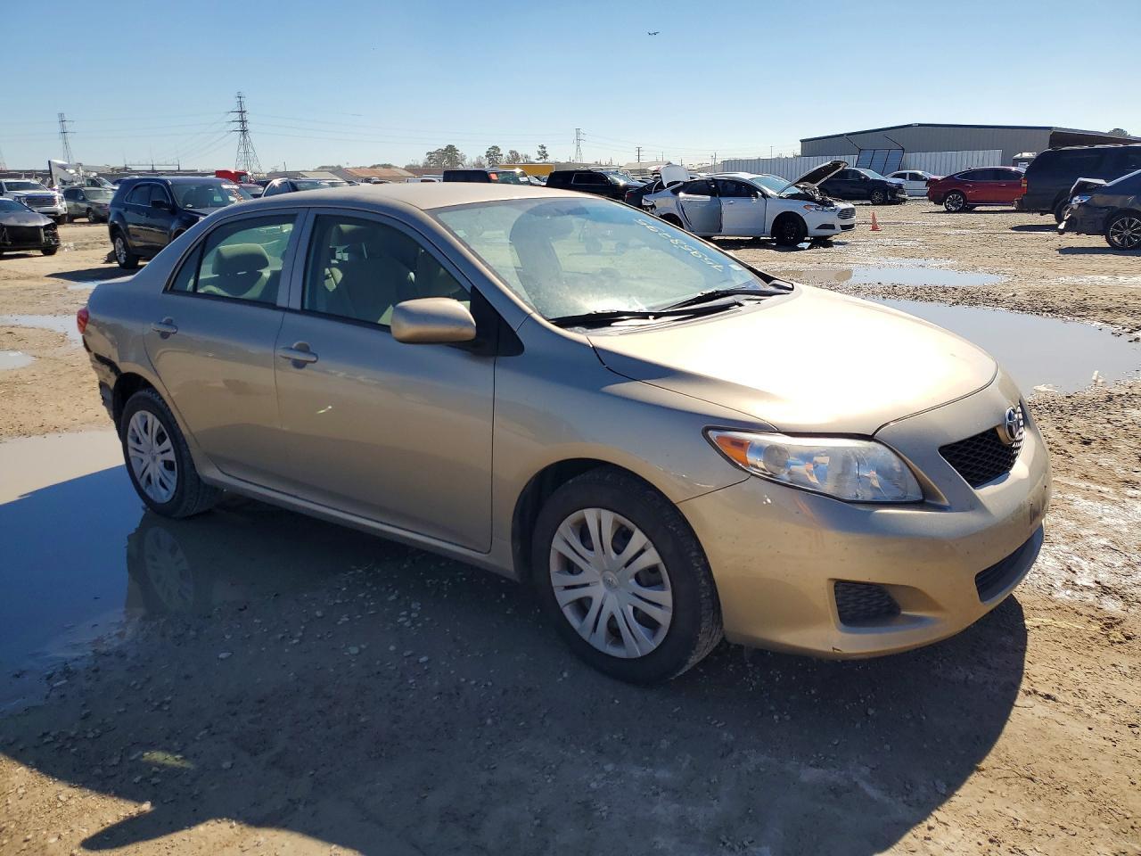 2010 Toyota Corolla - Фото 4