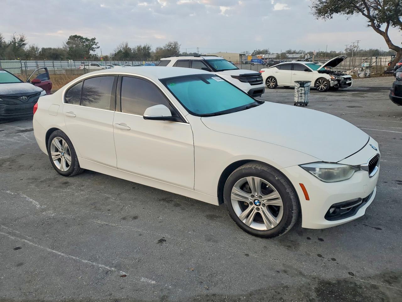 2018 BMW 330 I - Фото 4