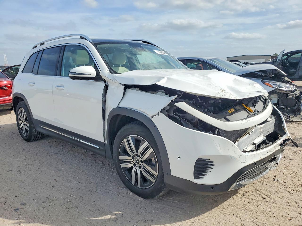 2023 Mercedes-Benz Eqb 300 4Matic - Image 4