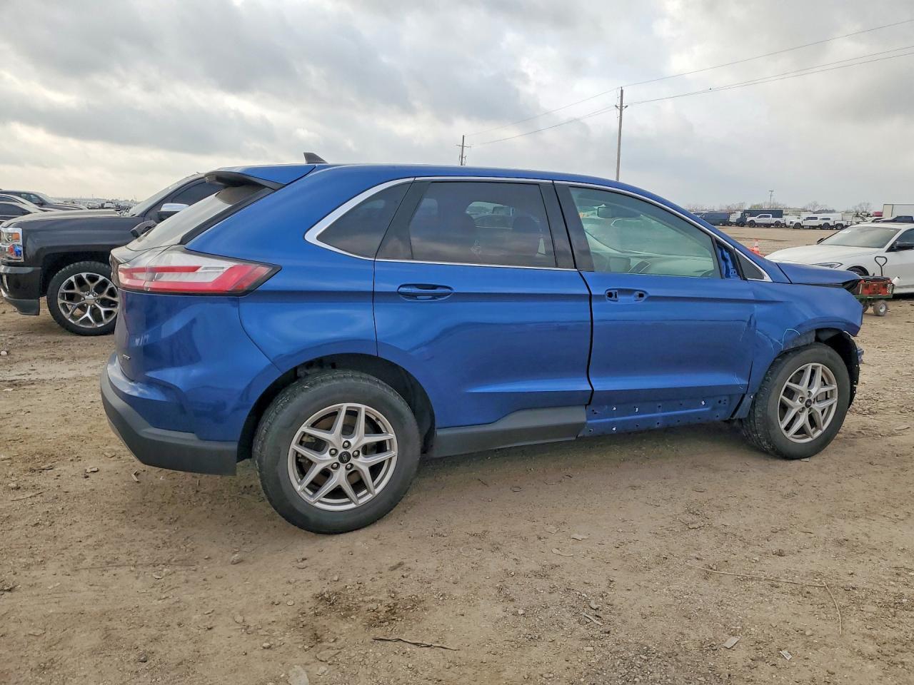 2023 Ford Edge Sel - Image 3